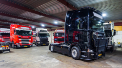 20260329-Tom-Holding-00301